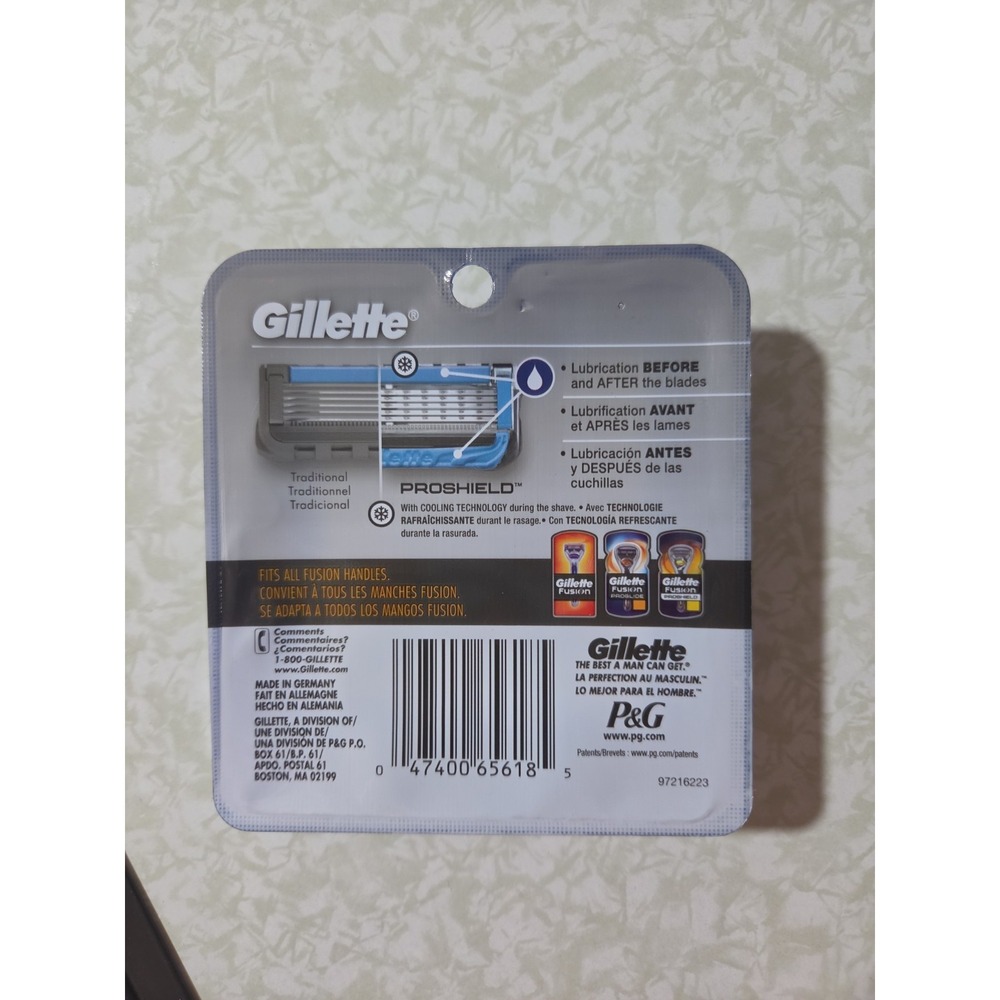 Gillette Fusion5 ProShield Chill Men's Razor Blades - 2 Pack